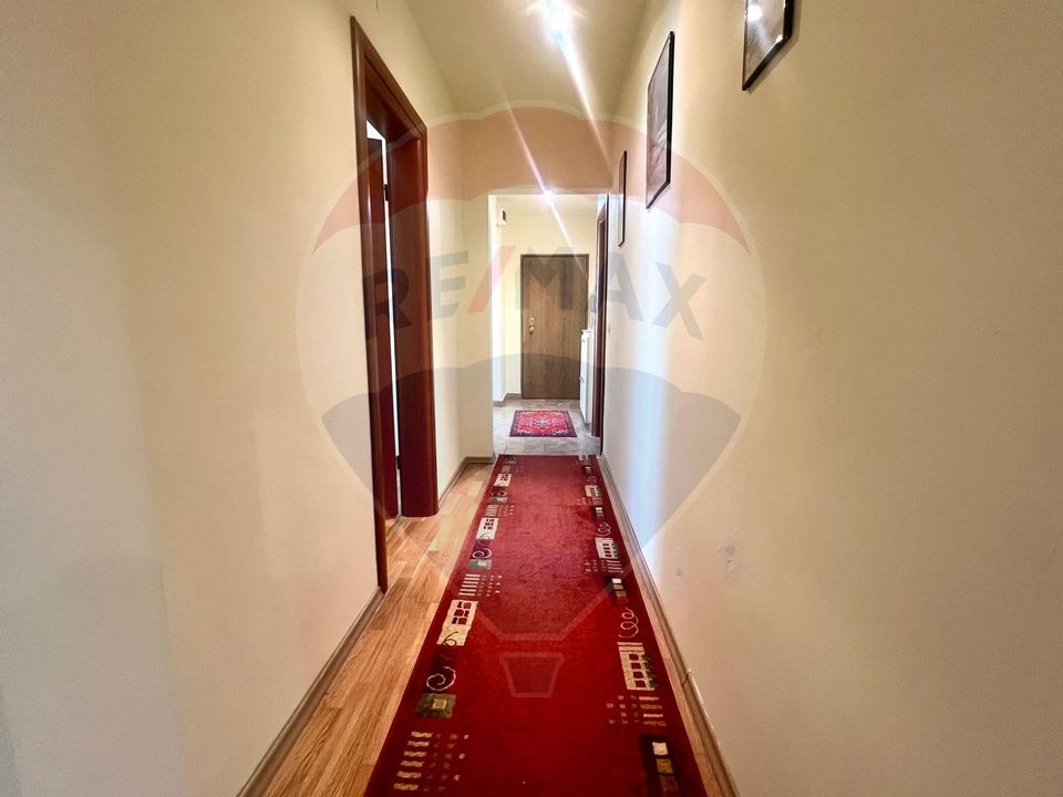 De închiriat apartament cu 4 camere, zona Dacia