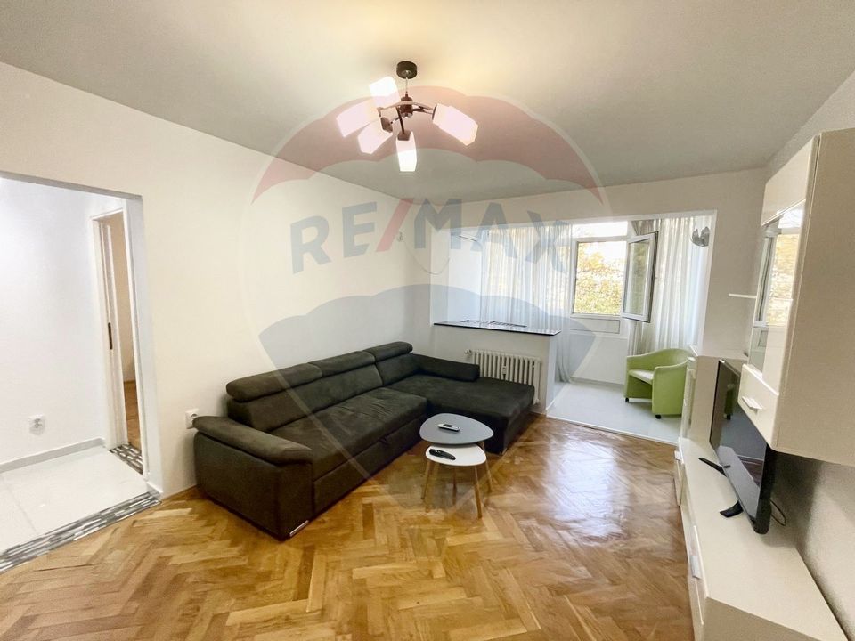 Apartament cu 3 camere de închiriat în zona Victoriei