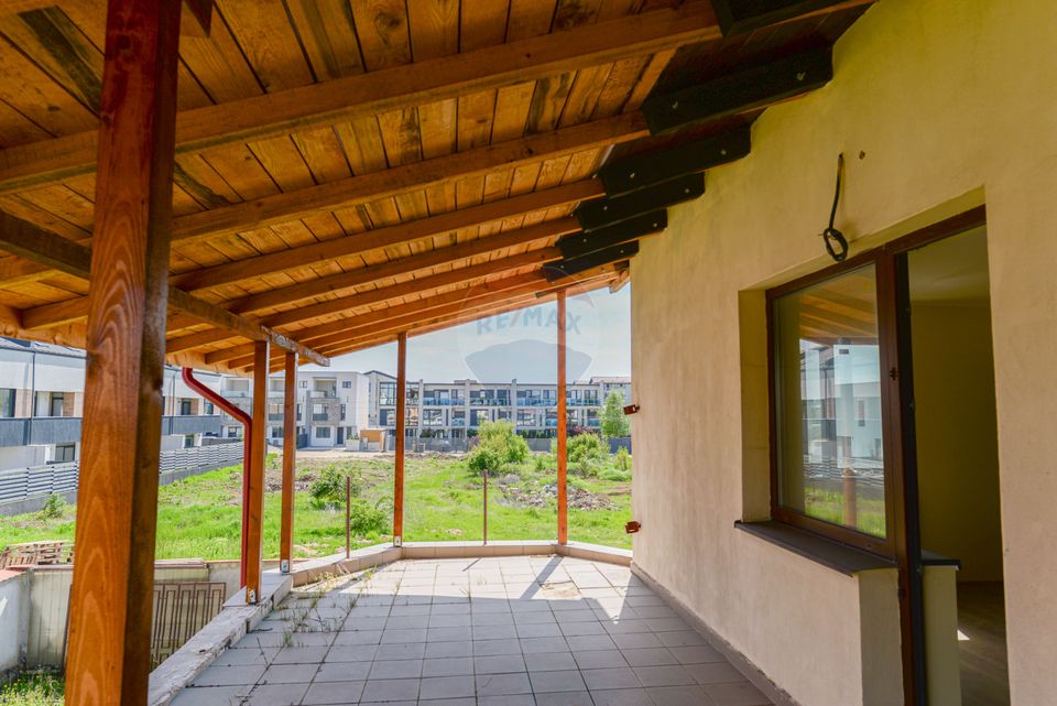 De vanzare proprietate speciala versatila | Casa + hala, teren 580mp