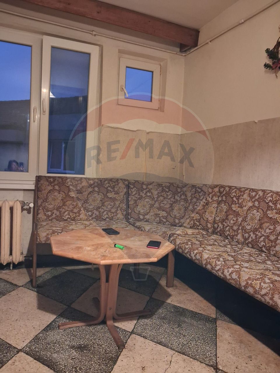Apartament cu 4 camere de vânzare în zona Iosia