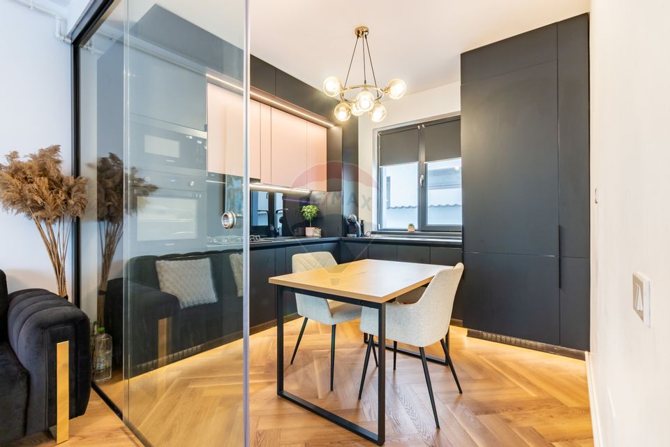 Casă / Vilă cu 4 camere de vânzare în Popesti Leordeni