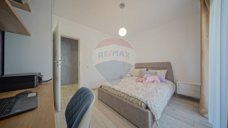 Vilă modernă, cu garaj, panouri și pompă de căldură, Cristian