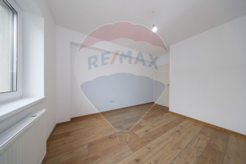 3 room Apartment for sale, Tractorul area