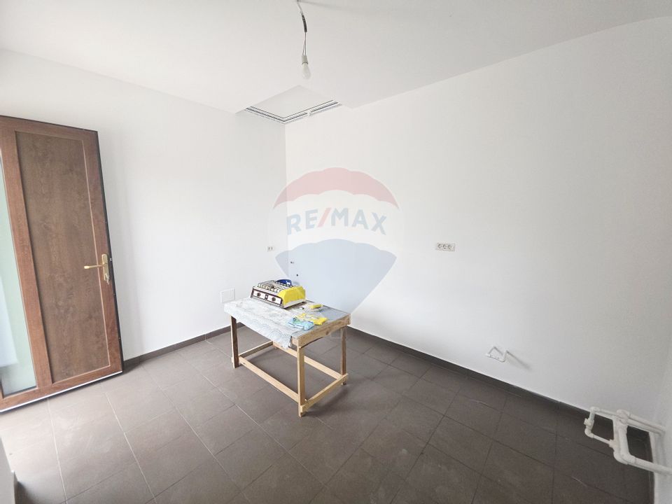 4 room House / Villa for sale