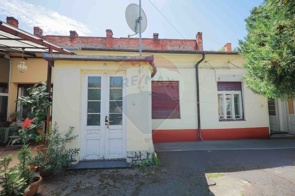 Apartament cu 3 camere de vânzare în zona Ultracentral