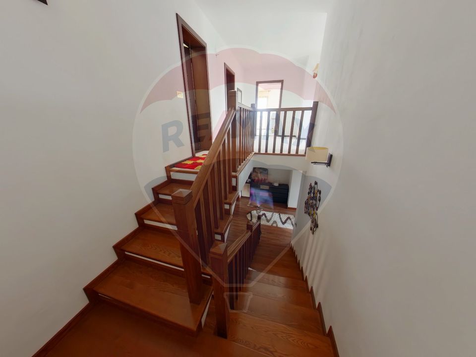 6 room House / Villa for sale, Sud-Est area