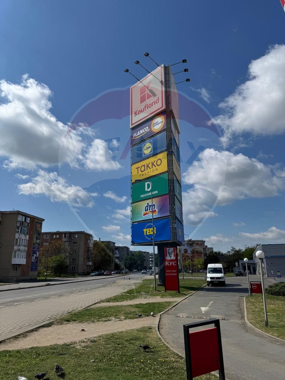 Apartament cu 3 camere  la ARED( cu loc de parcare)