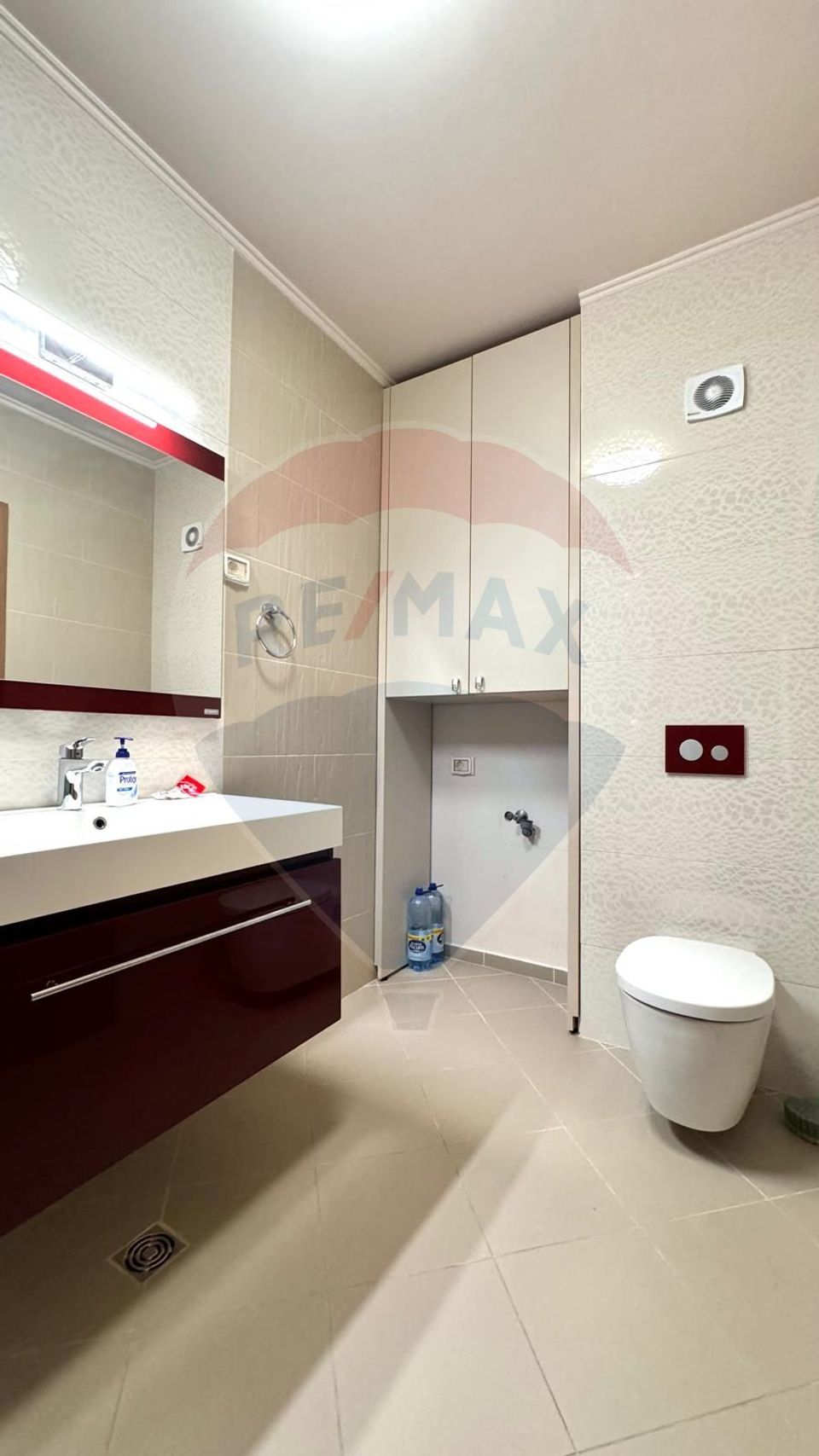 Inchiriere apartament 3 camere In Complexul Orion, Faleza Nord