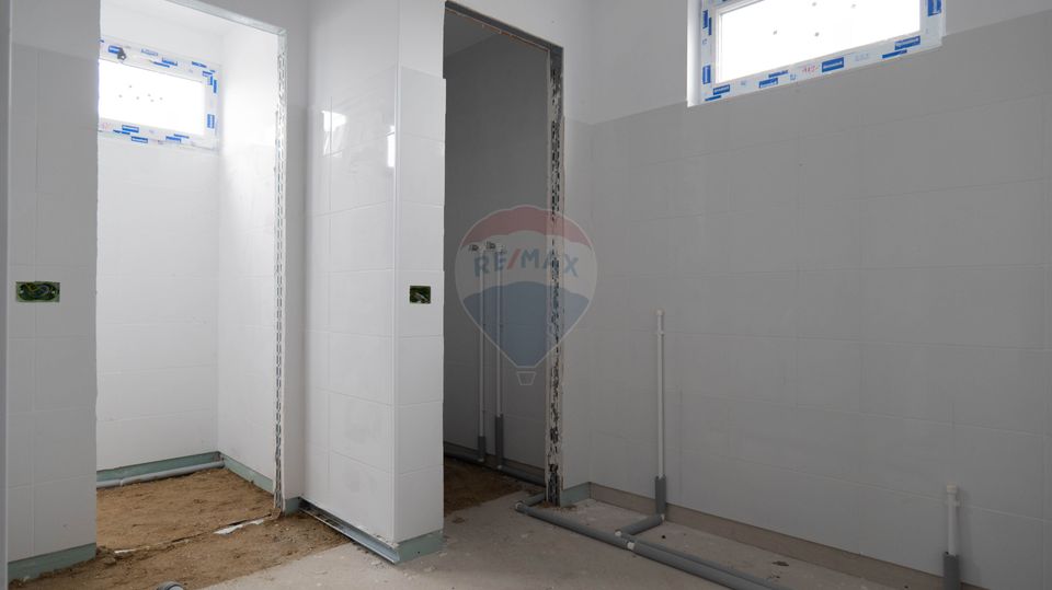 Hala de închiriat 1.800 mp cu teren 5.000 mp - Acces rapid la centura