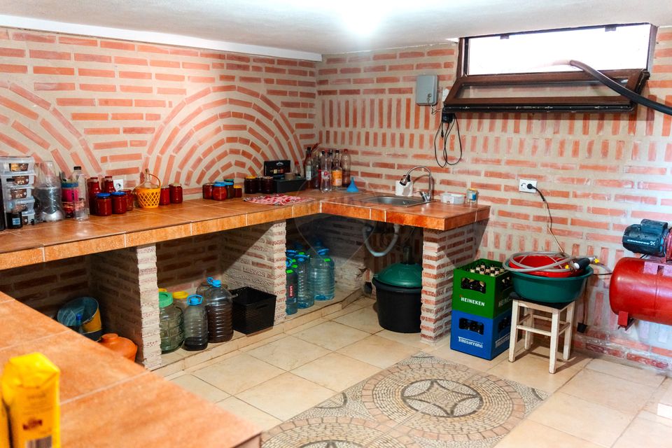 4 room House / Villa for sale