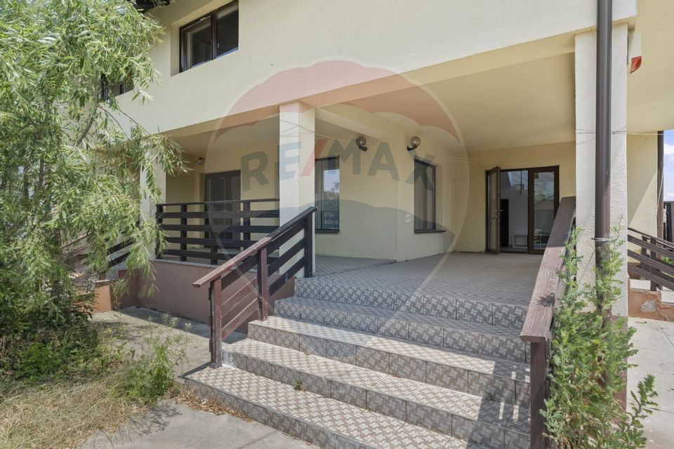 Spacious 6-room detached house with garden of 572 sqm in Gulia