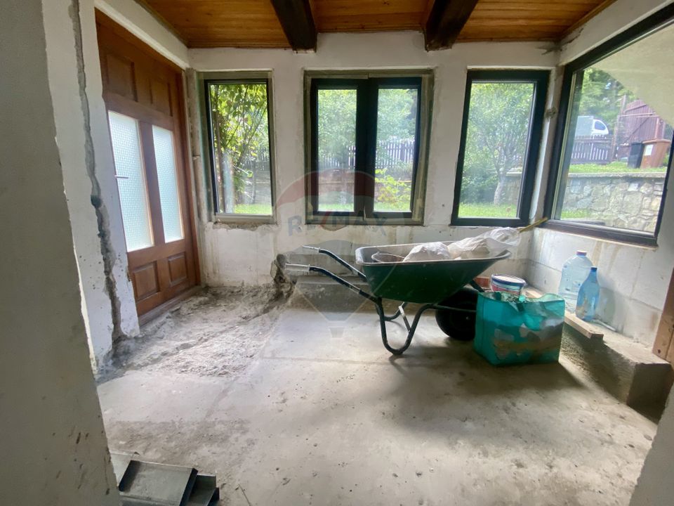 Vilă cu farmec istoric în Bușteni, pensiune sau locuință de vacanță!