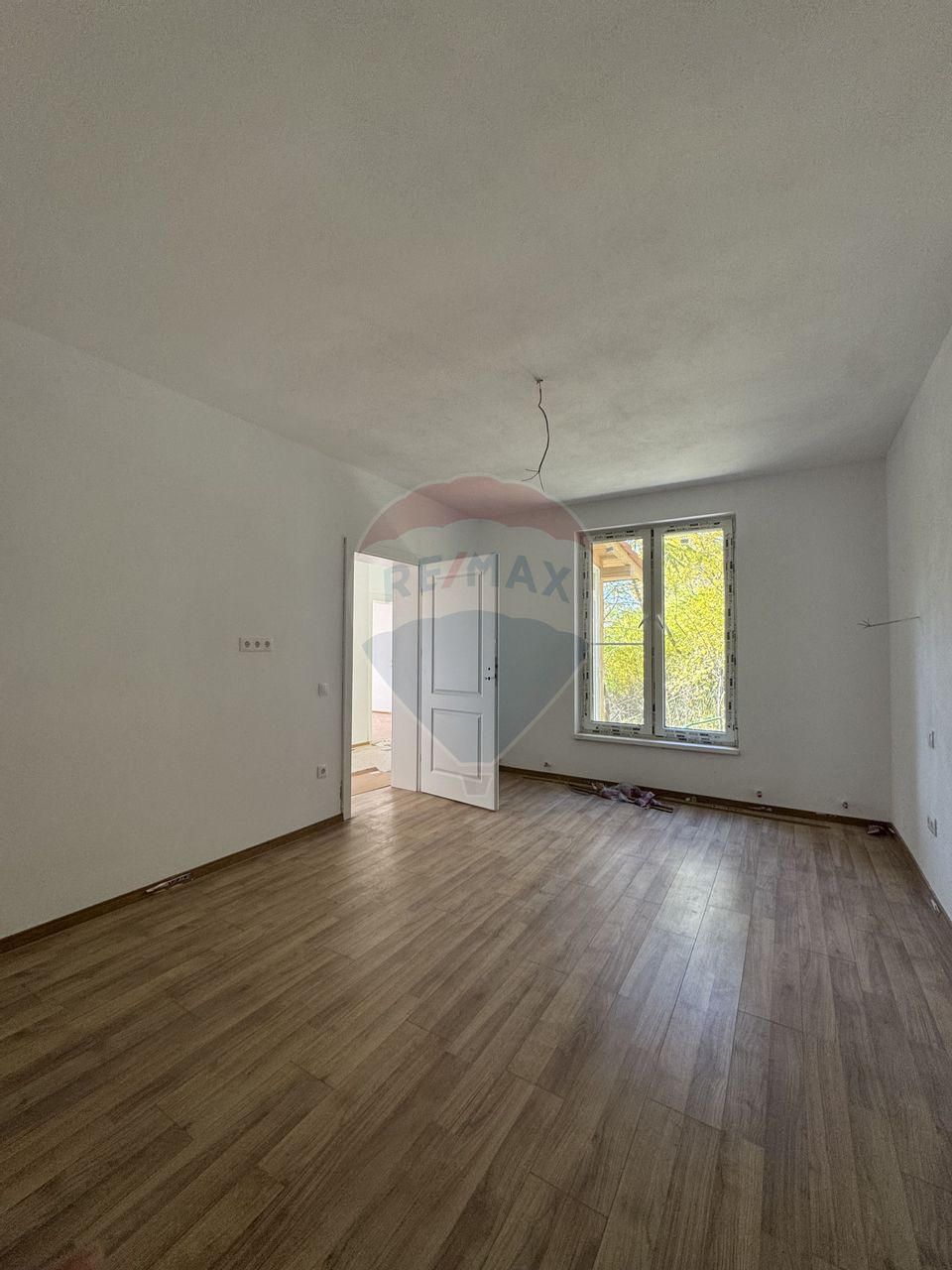 Casă complet renovată la interior în cartierul Vitrometan