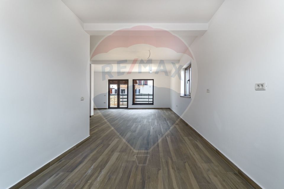 8 room House / Villa for sale