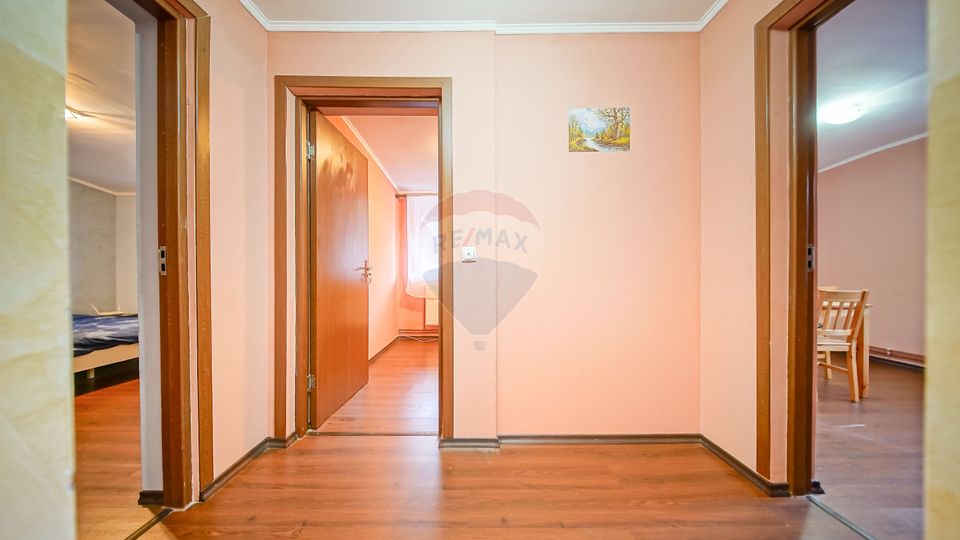 Casă cu 6 camere de vânzare în Azuga, Comision 0%!