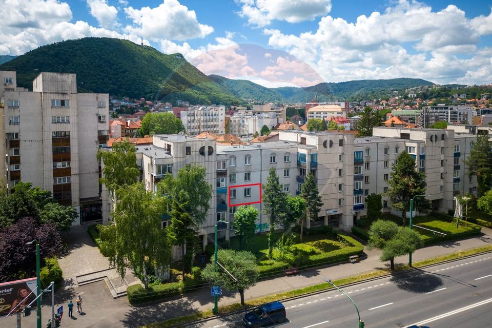 Apartament cu 4 camere, Centrul Civic în zona Camerei de Comert