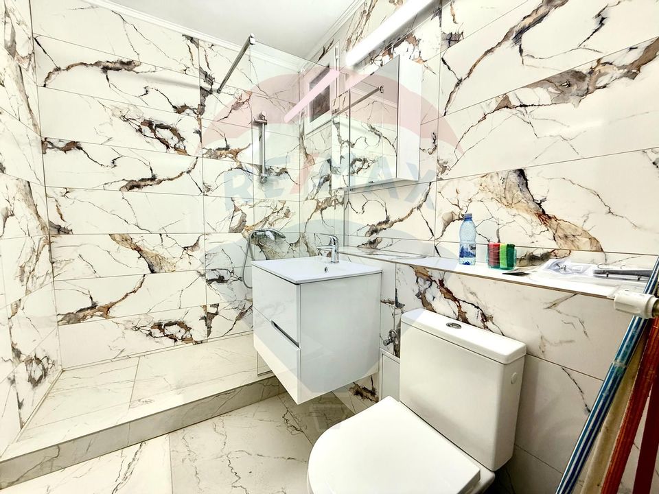 Apartament cu 3 camere de închiriat Bd Mamaia Capitol Central