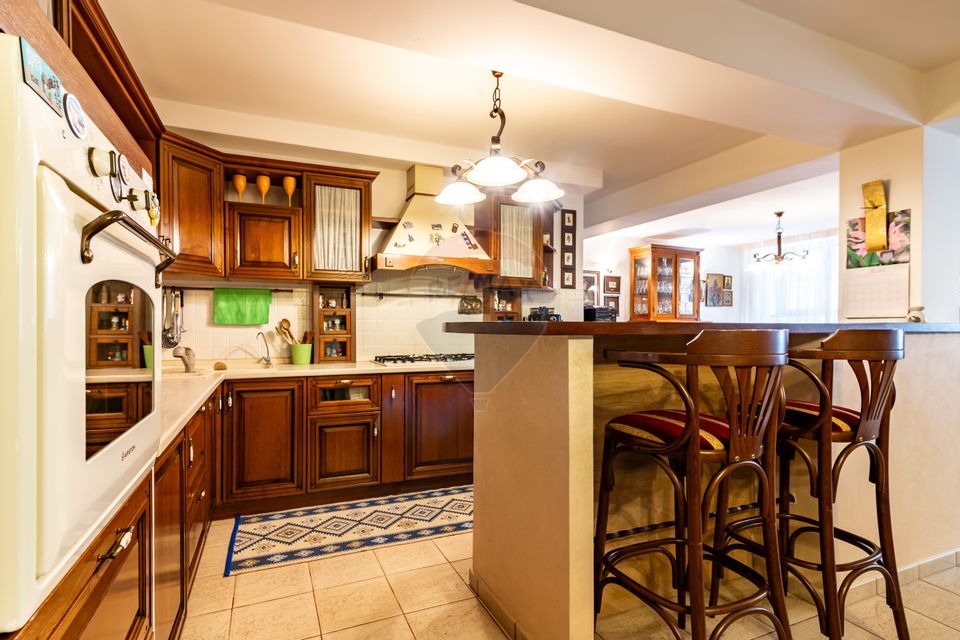 Vilă + casă de oaspeți + casă angajați | 12 camere | 530mp | Mogoșoaia