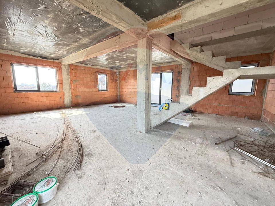 4 room House / Villa for sale