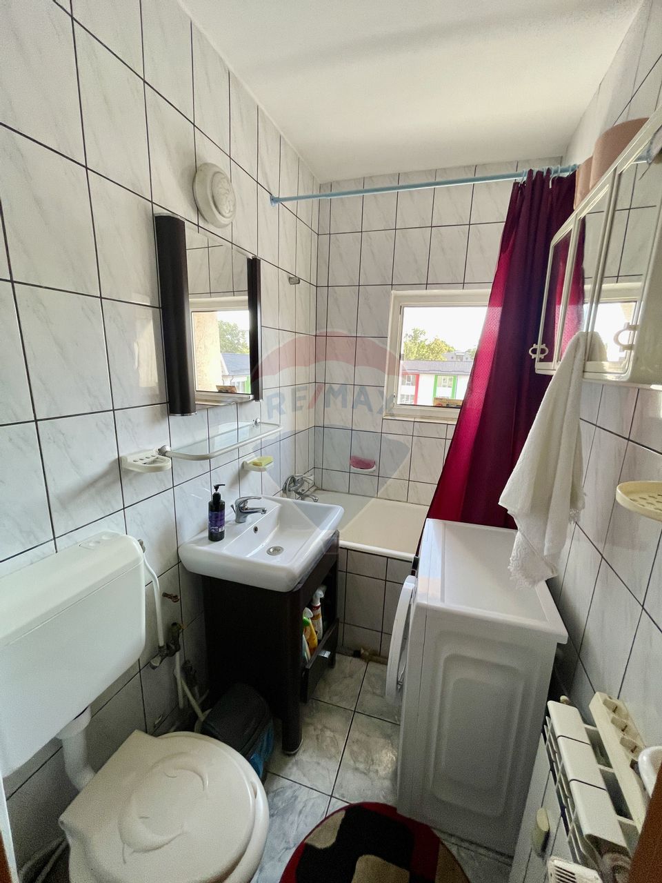 Apartament cu 3 camere de vânzare în zona Sud