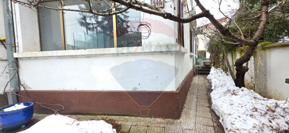 5 room House / Villa for sale, Grivita area