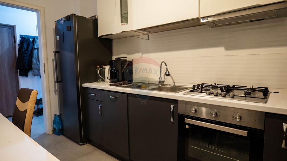 Vanzare apartament 3 camere, decomandat spatios si luminos, Dobroesti