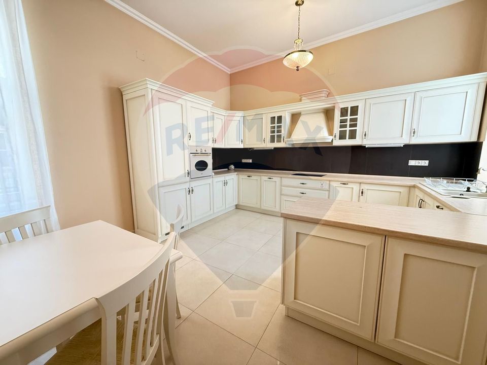 De închiriat apartament  lux, exclusivist- Palatul Vulturul Negru-