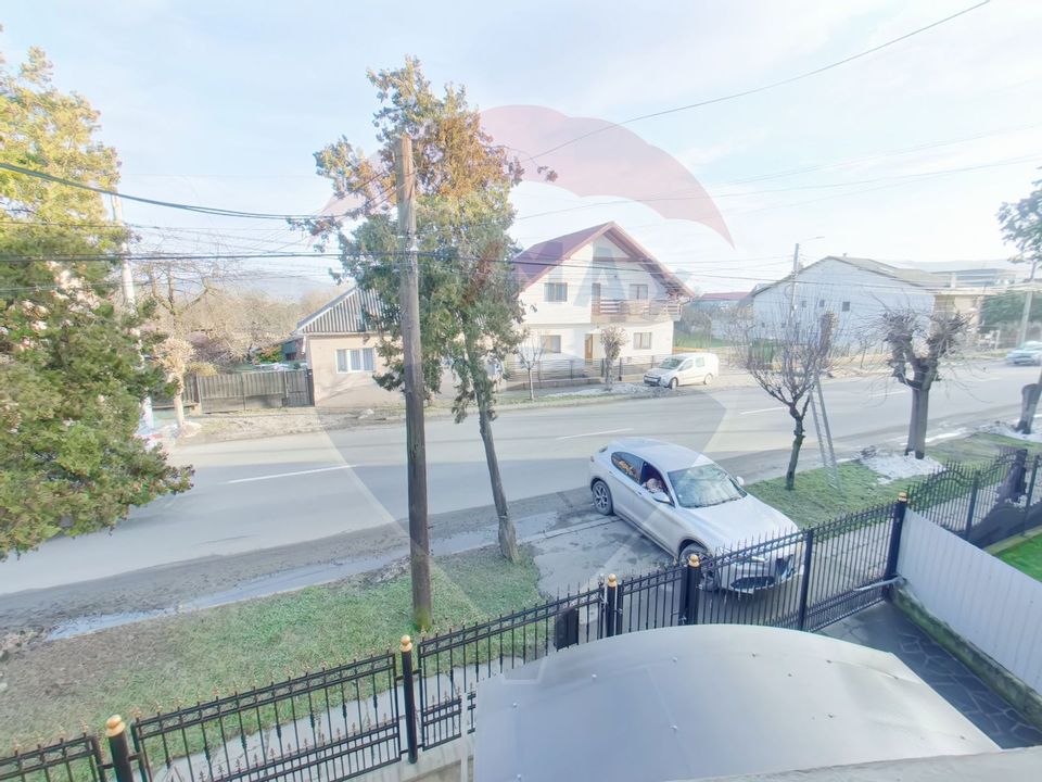 4 room House / Villa for sale, Est area