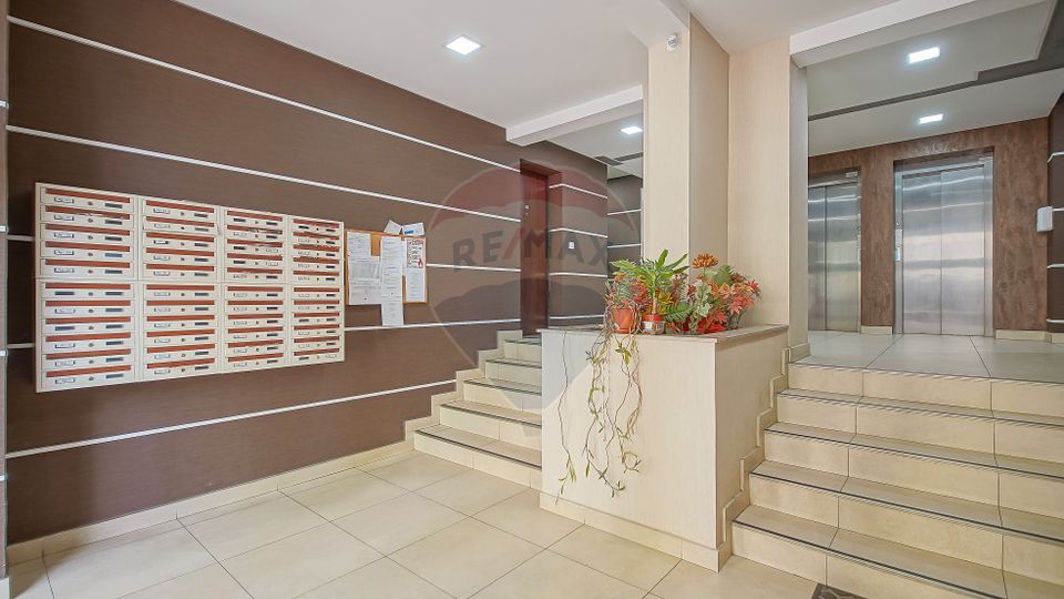 Apartament cu 2 camere de vânzare, Top City-Tractorul, comision 0%