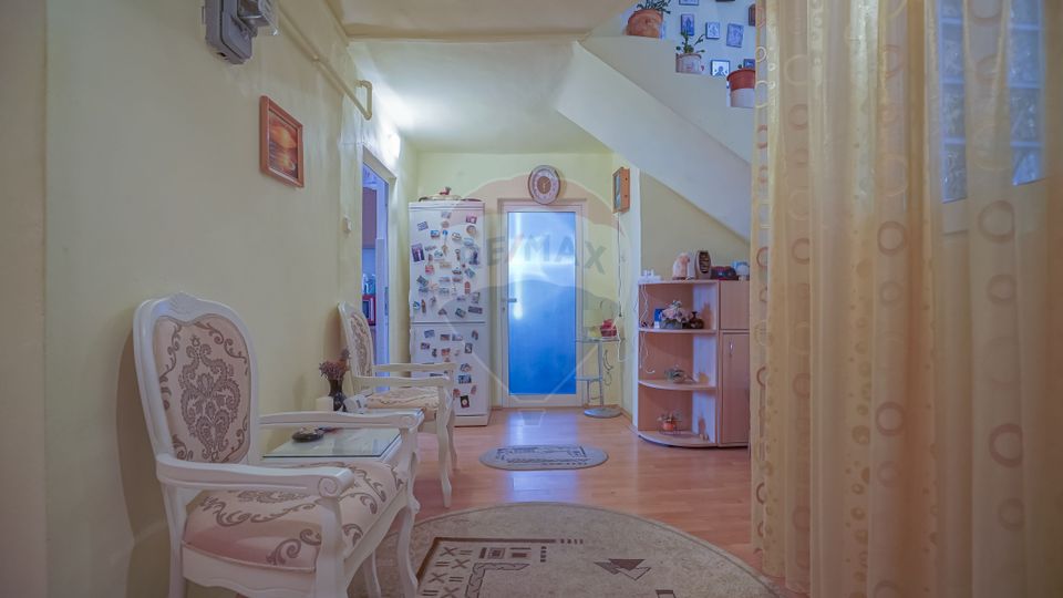 De vanzare vilă cu 5 camere, curte și garaj, în Șchei