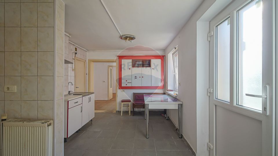 Comision 0 %! Casă cu 5 camere de vânzare în zona Turches!