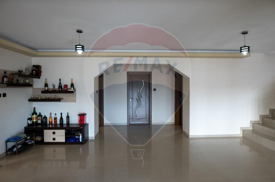 5 room House / Villa for sale