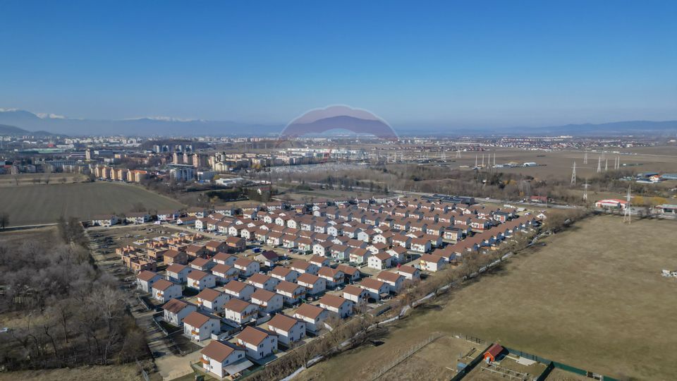 Rezervat - Casa tip duplex cu 3 camere in complex Liziera Brasov