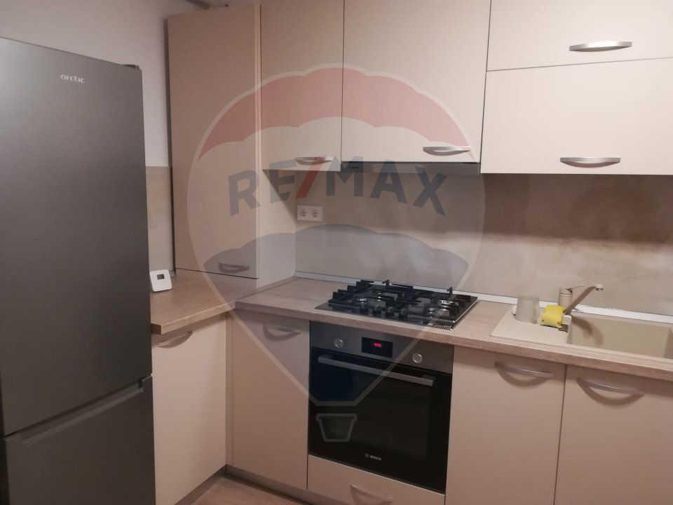 Apartament cu 2 camere de închiriat în zona Central