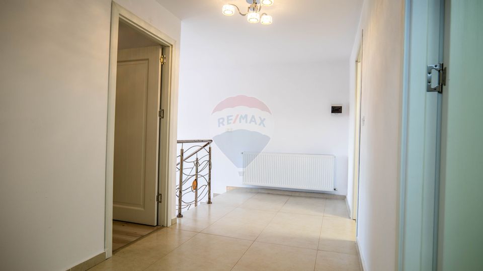 Vanzare vilă cu 4 camere si teren, zona Dobroesti