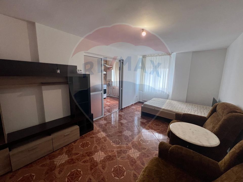 Apartament 3 camere în zona Sud-Vest ROMPETROL