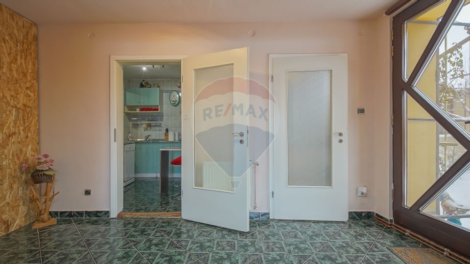 Apartament în casă, 2 camere, de închiriat, Sânpetru