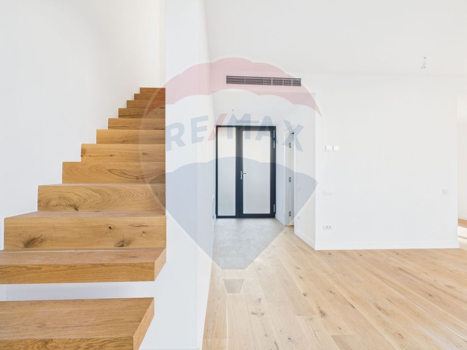 Bright and modern villa for sale in Amber Forest Tunari