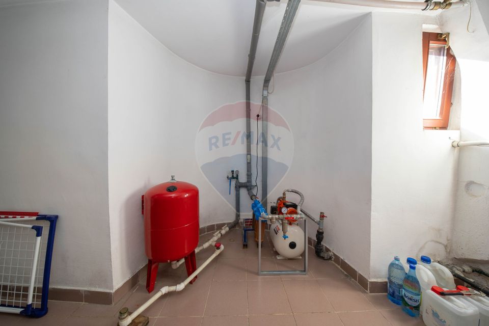 Vilă Moieciu, 375 mp util + teren 2.992 mp, View - Comision 0