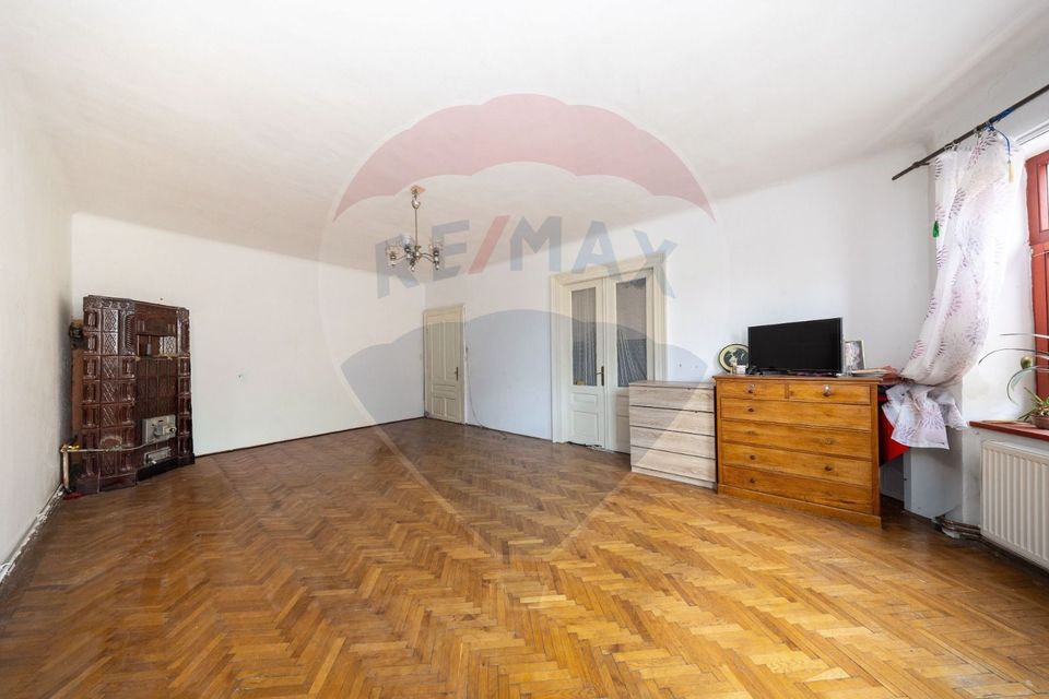 APARTAMENT 3 camere, Etaj 1, Str. Lunga nr 22, Brasov