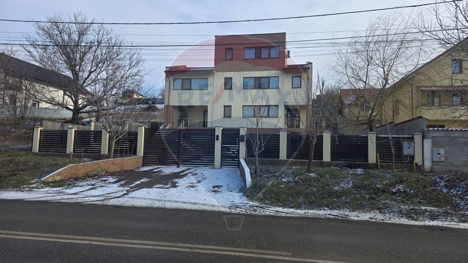 7 room House / Villa for sale, Nord-Est area