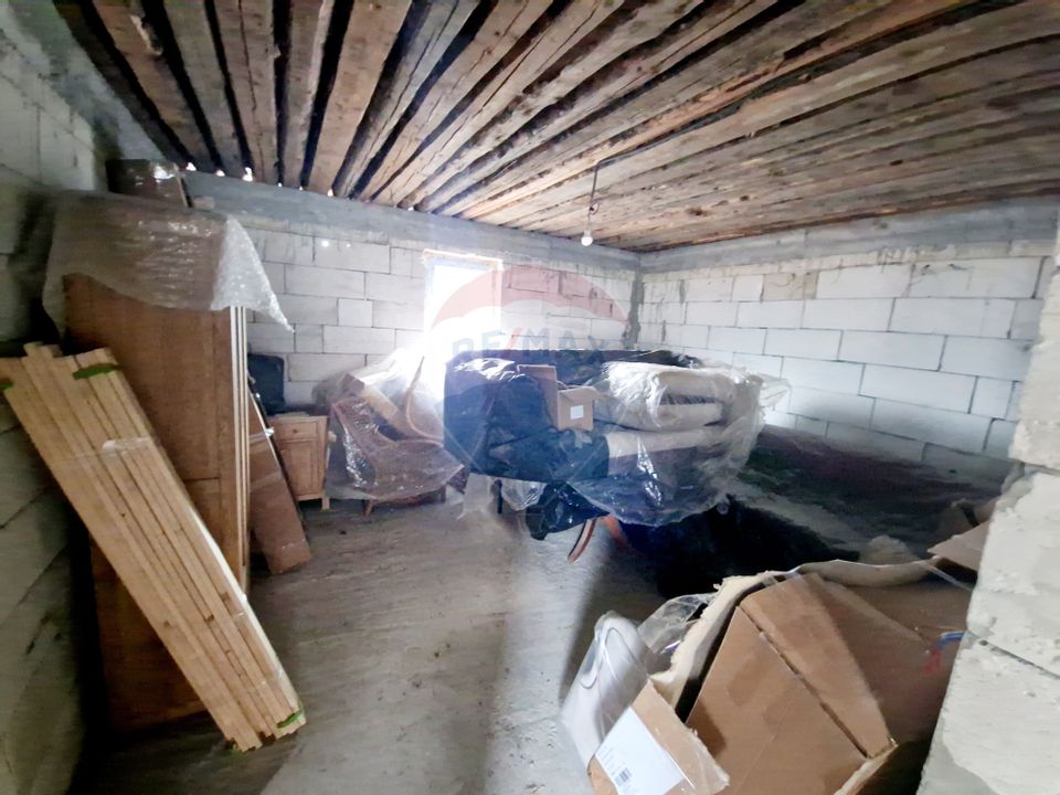 8 room House / Villa for sale