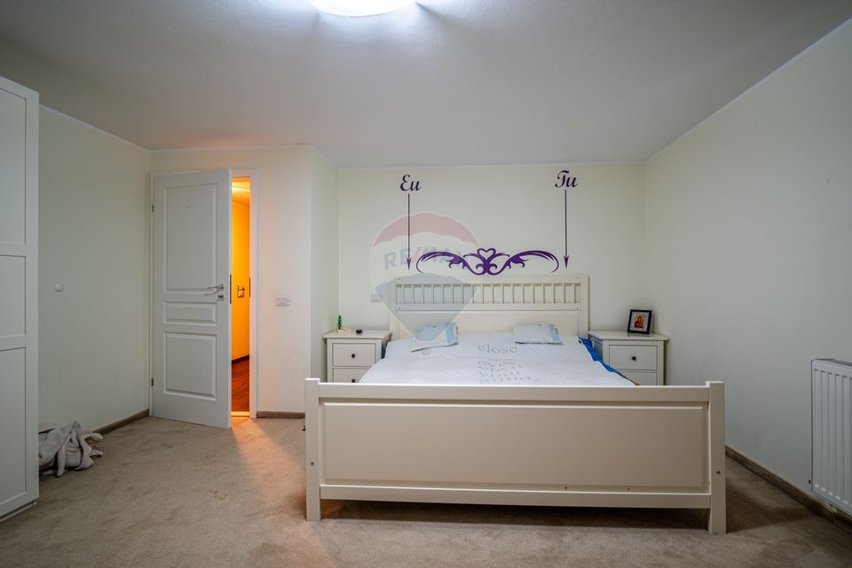 Casă P+M cu 6 camere în Bușteni - Zona Zamora