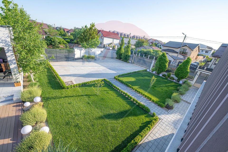 8 room House / Villa for sale