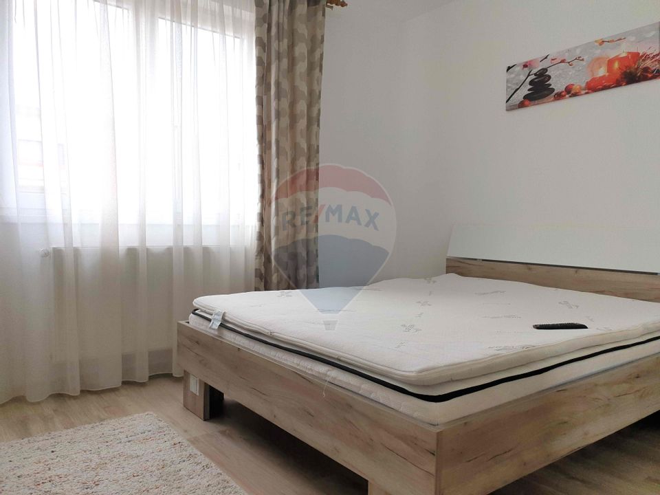 Inchiriez apartament 2 camere, in Tractorul, str George Bacovia