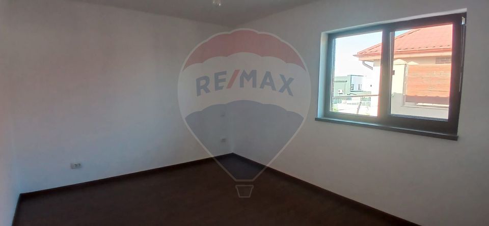 Casa individuala spatioasa cu 5 camere de vanzare in Corbeanca