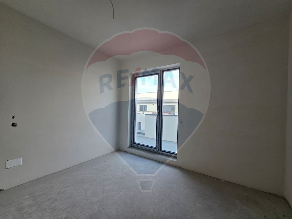 Apartament 3 camere, zona Între Lacuri