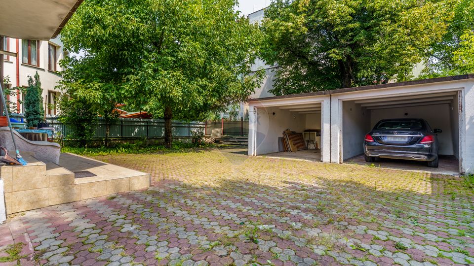 8 room House / Villa for sale, Gheorgheni area