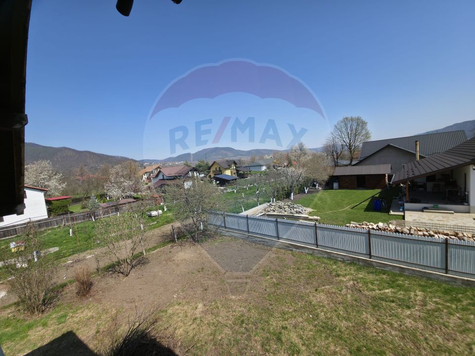 Teren intravilan + casă la roșu de vânzare – Vădurele, jud. Neamț