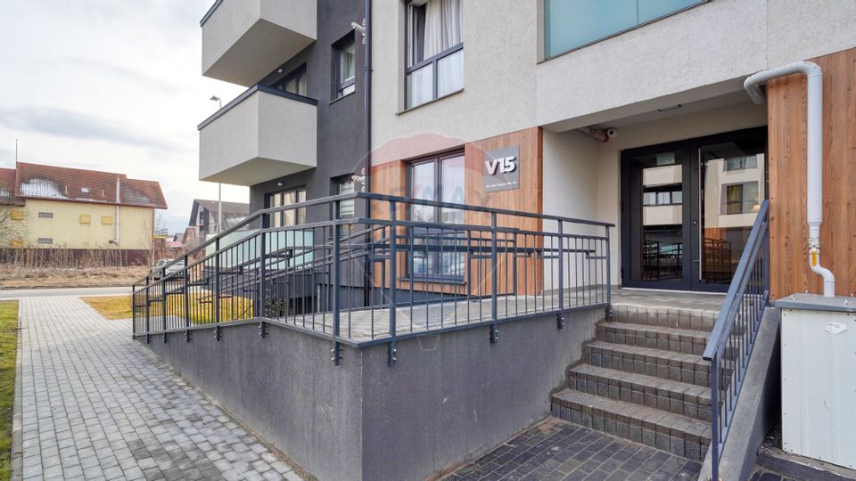 Apartament cu 3 camere de închiriat